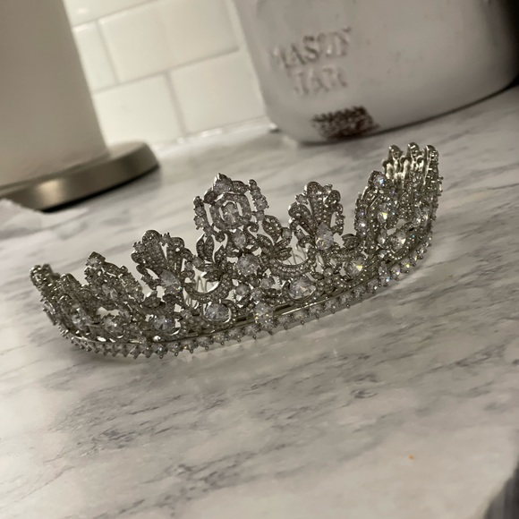 NY Bridal Styles Boutique Luxury Rhinestone Head Piece/ Tiara/ Crown main image 7